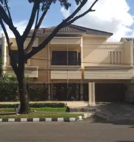 Rumah dijual cocok untuk usaha di pinggir jalan utama Bintaro Sektor 7
