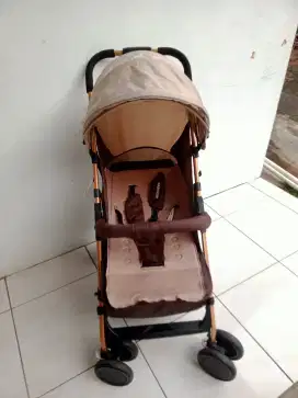Stroller bayi bekas