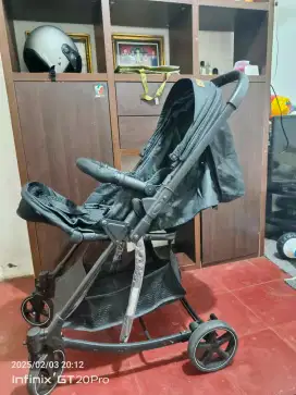 Stroller bayi bekas masih normal semua fungsi