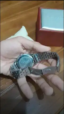 Jam Alexandre Christie pria