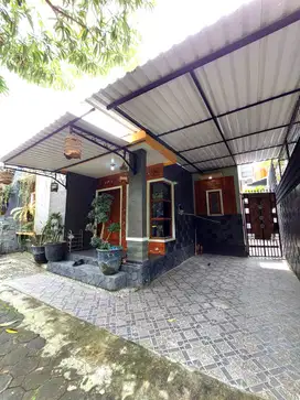 Rumah Adem Halaman Luas dekat Jalan Medari Cemoro