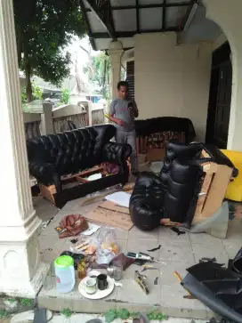 Melayani servis sofa panggilan