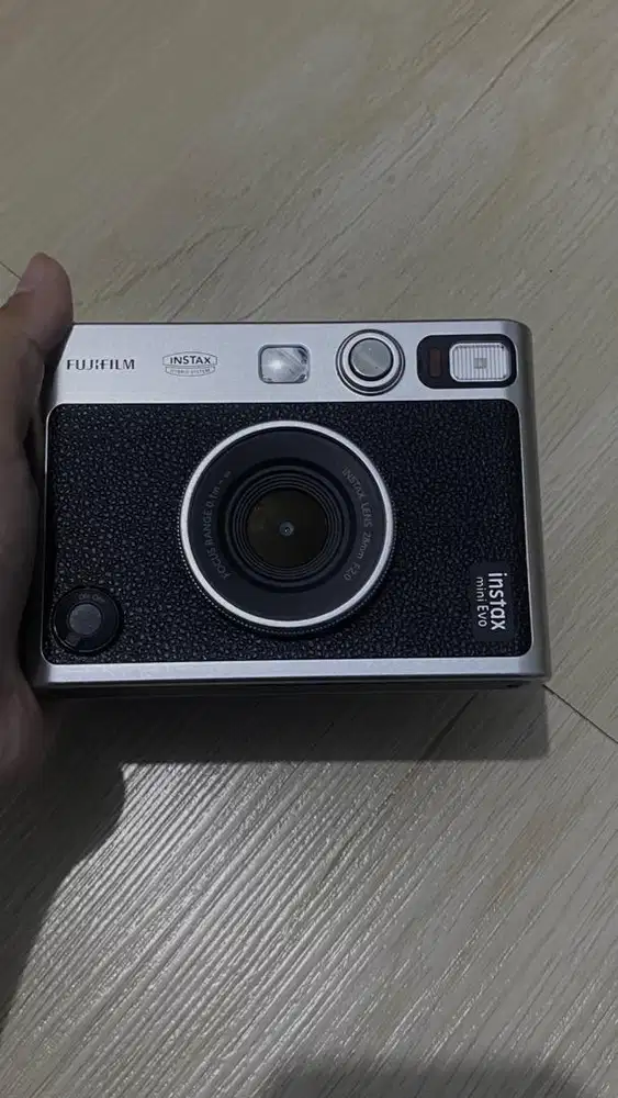 Kamera Instax mini evo