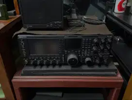 Pesawat Radio HF Kenwood TS-990 Bonus External Speaker dan Mic