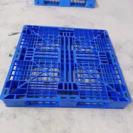 Palet plastik 105x105x12cm // pallet plastic second