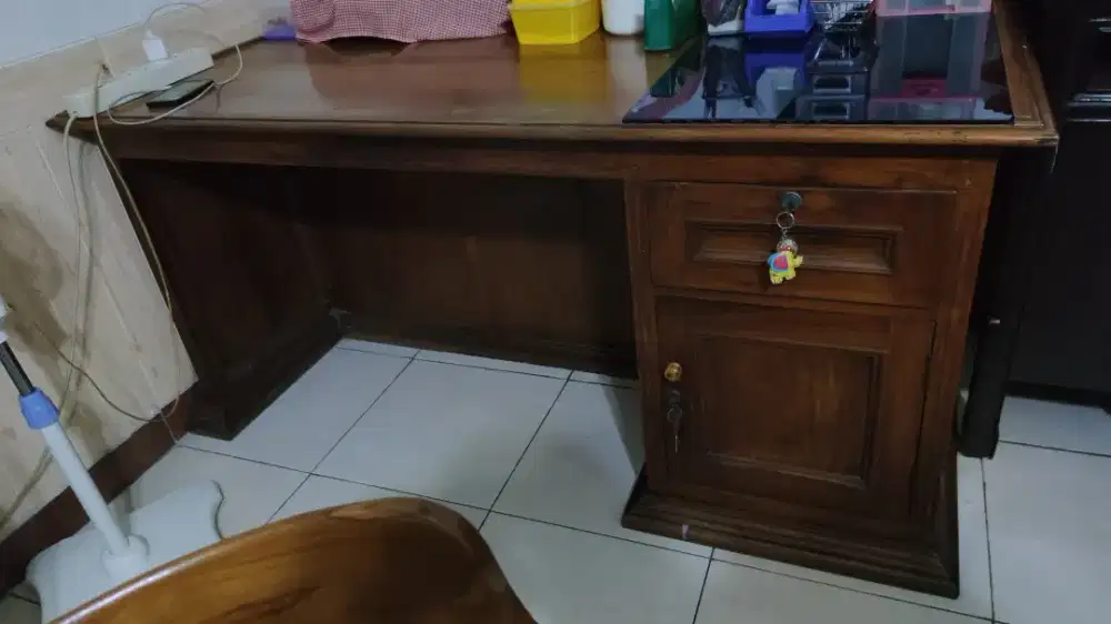 Meja Kerja plus Laci (bentuk L) kayu jati layak pakai