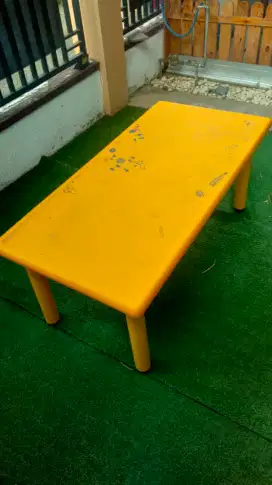Meja Belajar Anak