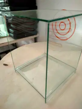 DISPLAY KACA PAJANGAN RUMAH