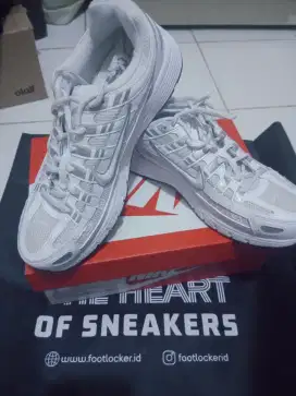 Sepatu Nike p-6000 white