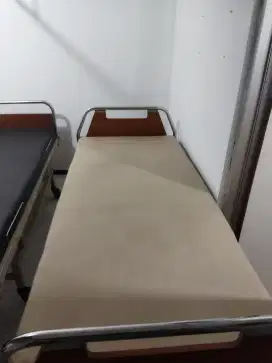 Tempat Tidur Pasien Bekas