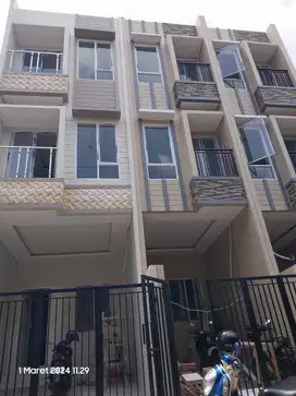 Dijual Rumah 3 Lantai di Rawa Kepa  Jakarta Barat