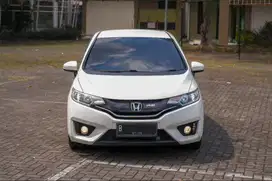 [DP7JT!!] HONDA JAZZ 1.5 RS a/t 2015 (PUTIH)