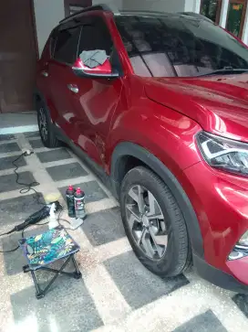 poles,salon mobil dan motor panggilan