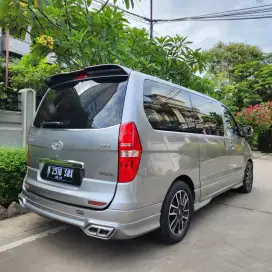 Rapi Bangat. Hyundai H1 ROYALE DIESEL AT 2017 Grey