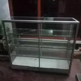 Negoin aja, etalase Kaca bekas dijual 1,250rb