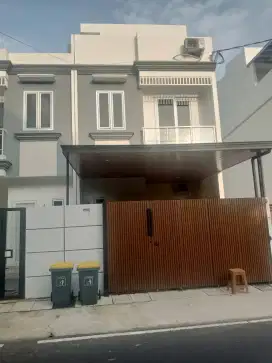 Rumah Mewah strategis di Kemayoran Jakarta Pusat