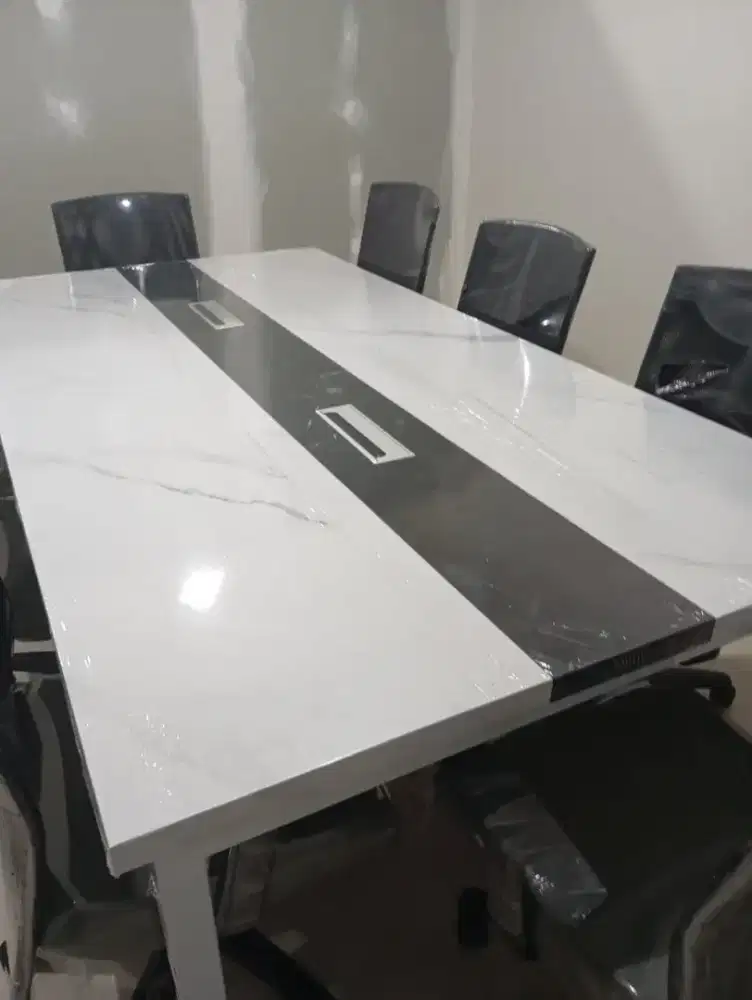 Meja meeting new