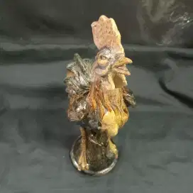 Patung Ayam Jago Dari Keramik Lawas Antik