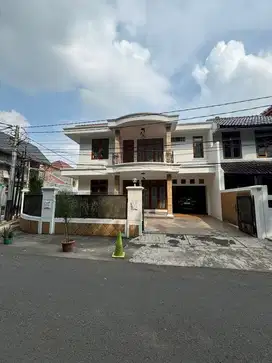 Sewa Rumah Usaha area Senopati Kebayoran Baru Jaksel