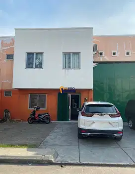 GUDANG SIAP USAHA HADAP UTARA DAN TIMUR LOKASI BAGUS DI PUSAT NIAGA