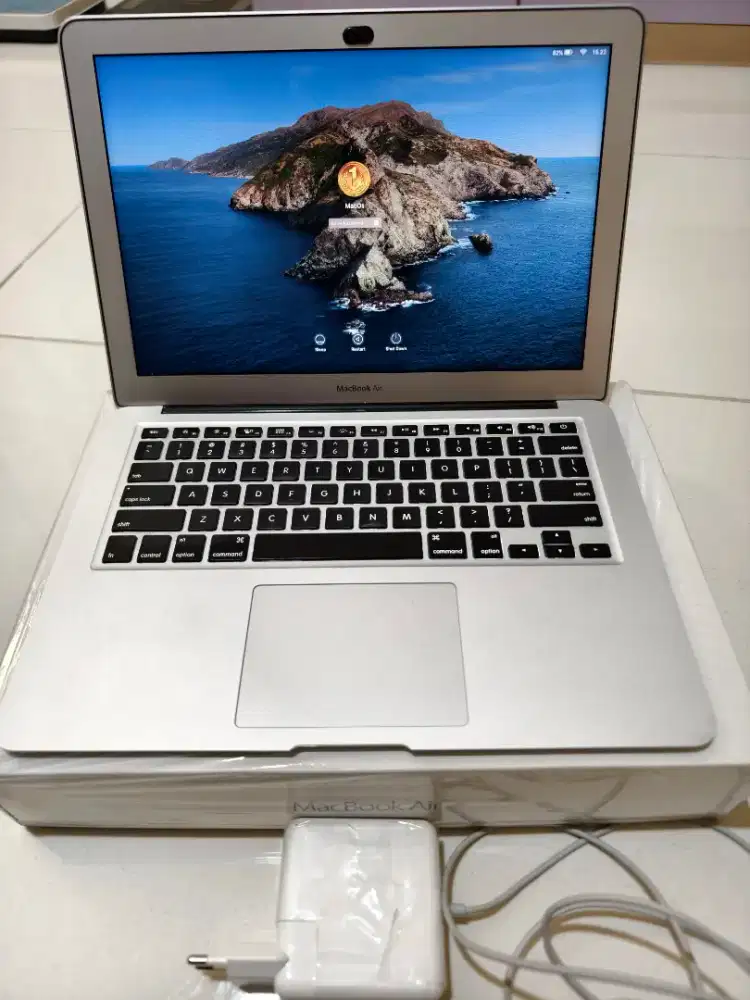 Laptop Mac Book Air 13 inch 2016 Mulus
