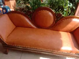 Melayani servis sofa panggilan