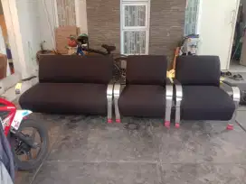 Melayani servis sofa panggilan