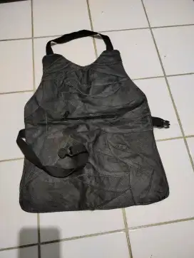 Pelindung dada bahan kulit untuk pemotor