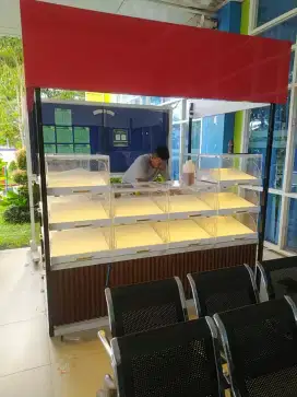 Interior Toko dan produksi etalase pajangan toko