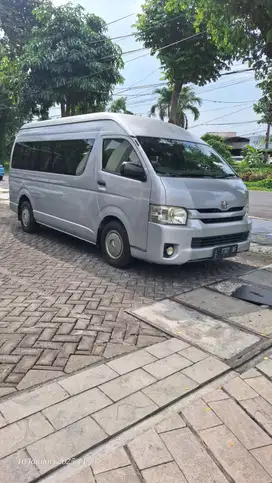 HIACE COMMUTER 2015