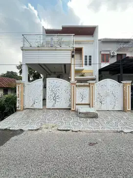 RUMAH MEWAH KOMPLIT KOLAM RENANG PRIBADI DEKAT PRSU