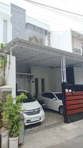 Rumah Tinggal ada Kost Putri , Strategis