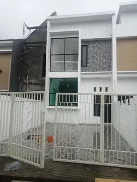 TER ISTIMEWAH RUMAH KEREN KEPUTIH DI TENGAH SURABAYA