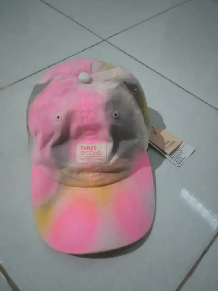 Topi merk Tree second