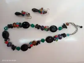 Kalung Dan Anting Wanita Berbahan Batu Kalimantan Dan Kristal
