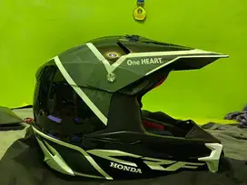 Dijual helm crf