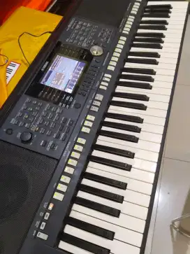 Keyboard yamaha S975