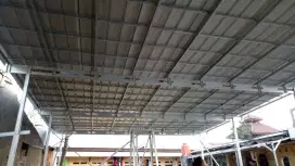 Rangka baja ringan terpasang untuk atap rumah dan kanopi