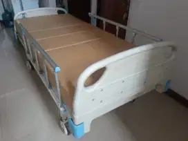 Tempat tidur pasien