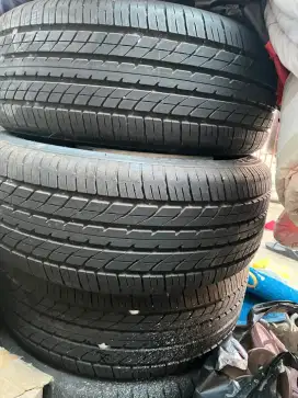 Ban mobil TOYO 235/50/R18