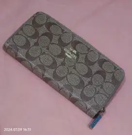 Dompet wanita Coach