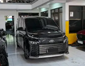 Kilometer 17.000 Toyota Voxy 2.0AT 2022