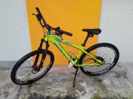 Sepeda MTB Spesialized Uk.27,5 Custom