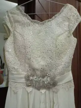 Dijual gaun Pengantin, cuma sekali pakai, model simpel
