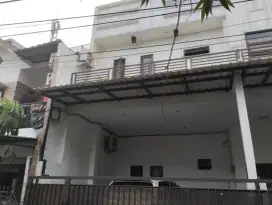 IP2982:  Rumah Tanjung Duren Lokasi Bagus