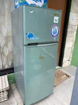 Kulkas 2 pintu merk national