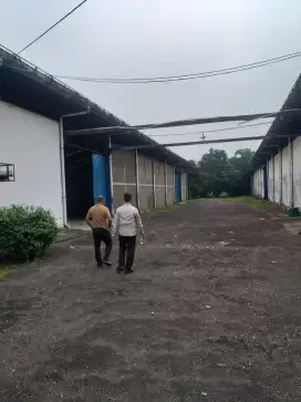 Jual Tanah Dan Gedung Siap Pakai
 Karawang Timur