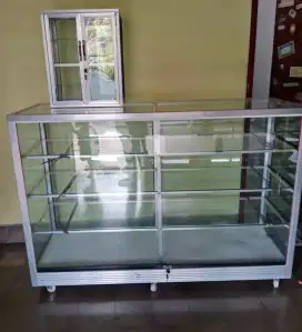 Etalase toko baru
