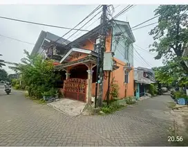 Di jual rumah 2 lantai kondisi siap huni