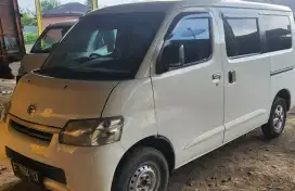 Daihatsu Granmax Minibus 1.3 AC  Warna Putih Th 2016 Akhir